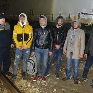 Cetăţeni sirieni, ascunşi într-un tren de marfă, depistaţi la P.T.F. Giurgiu
