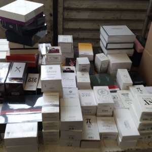 Bunuri susceptibile a fi contrafăcute în valoare de aproximativ 250.000 lei, descoperite la frontiera cu Bulgaria