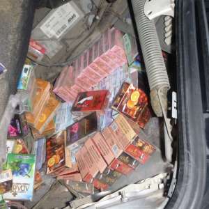 Peste 16 kg tutun pentru narghilea, descoperite ascunse într-un autoturism la PTF Oancea
