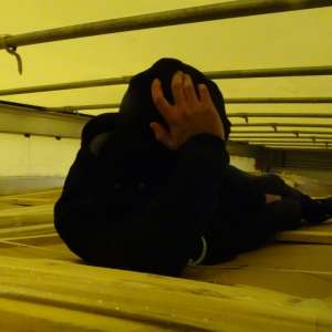 Doi tineri din Siria şi Iran ascunși într-un camion cu saltele, depistaţi la P.T.F. Calafat