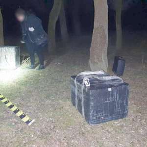 Ţigări de contrabandă de peste 123.250 lei reţinute cu focuri de armă la frontiera de est