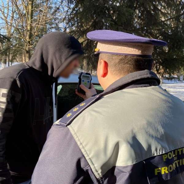 La volan fără permis de conducere și în stare avansată de ebrietate