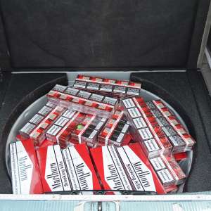 Mașină cu țigări depistată în trafic de poliţiştii de frontieră