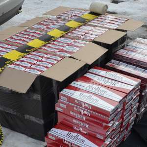 Mașină cu țigări depistată în trafic de poliţiştii de frontieră