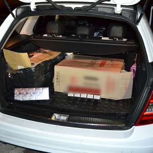 Peste 8.000 de pachete cu țigări de contrabandă, descoperite de polițiștii de frontieră