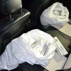 Peste 8.000 de pachete cu țigări de contrabandă, descoperite de polițiștii de frontieră