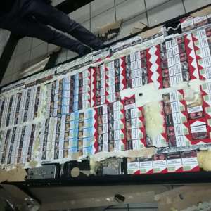 Ţigări de contrabandă, ascunse în uşi metalice