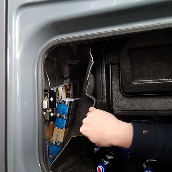 Ţigări ascunse în cabina unui camion, descoperite de poliţiştii de frontieră în P.T.F. Calafat