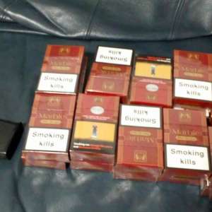 Armă neletală şi ţigarete de contrabandă, descoperite la P.T.F. Oancea