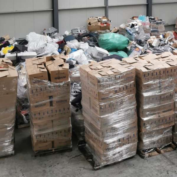 Containere încărcate cu deșeuri, depistate în Portul Constanţa Sud Agigea