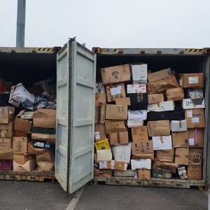 Containere încărcate cu deșeuri, depistate în Portul Constanţa Sud Agigea