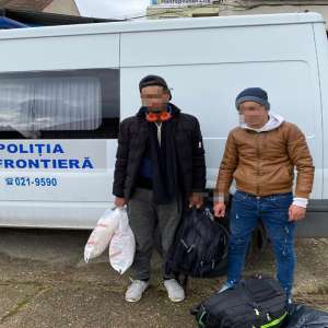 Doi cetăţeni marocani depistaţi la frontiera cu Ungaria