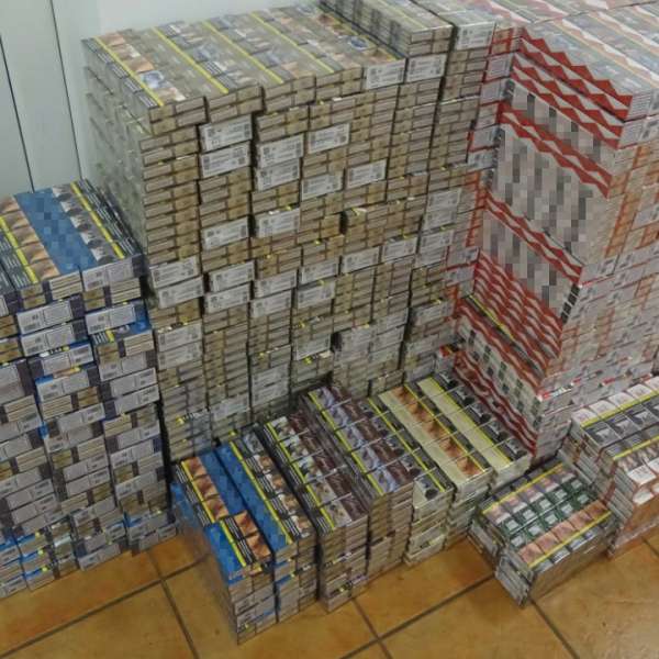 Peste 6.500 de pachete cu ţigari descoperite de poliţiştii de frontieră în P.T.F. Calafat