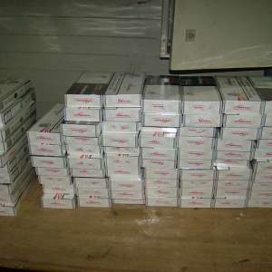 Aproximativ 1.000 de pachete cu țigări ascunse într-un microbuz,  descoperite în P.T.F. Siret