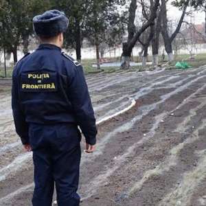 Plase de pescuit în lungime de aproximativ 1.200 m, confiscate de poliţiştii de frontieră