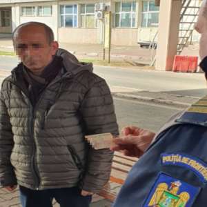 Cetățeni străini cu documente de călătorie false, depistați la P.T.F. Giurgiu