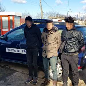 Cinci cetățeni din Algeria, Maroc și Tunisia, depistaţi la frontiera de vest