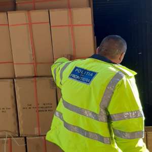 Bunuri susceptibile a fi contrafăcute, confiscate în Portul Constanţa Sud Agigea