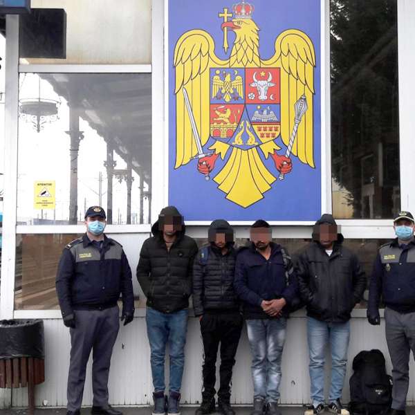 Cetăţeni indieni, ascunşi sub banchetele unui vagon de tren, depistaţi la P.T.F Curtici