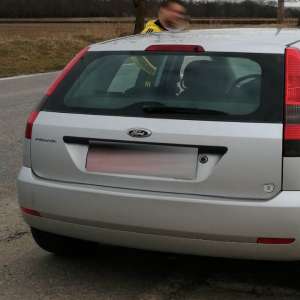 Autoturism cu numere provizorii expirate, depistat în trafic