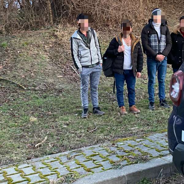 Patru tineri afgani, depistaţi de poliţiştii de frontieră timişeni