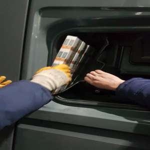 Ţigări ascunse în cabina unui camion, descoperite de poliţiştii de frontieră în P.T.F. Giurgiu