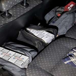 Auto încărcat cu ţigări de contrabandă, interceptat la Dorohoi