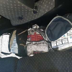 Auto încărcat cu ţigări de contrabandă, interceptat la Dorohoi