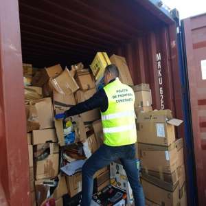 Alte containere cu deșeuri depistate în Portul Constanţa