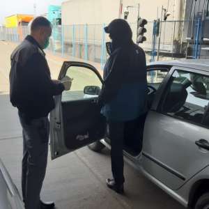 La volan, cu permisul de conducere suspendat