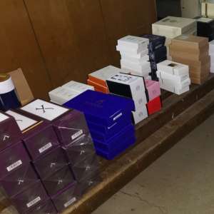 Parfumuri susceptibile a fi contrafăcute, confiscate în P.T.F. Vama Veche