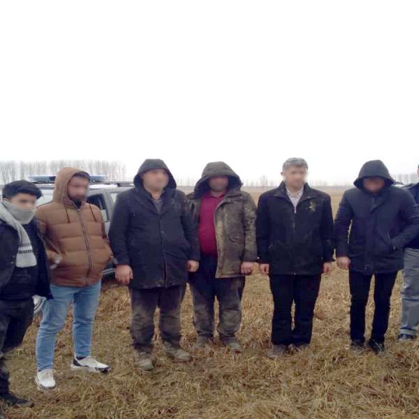 Opt cetăţeni turci opriţi la frontieră, în timp ce au încercat să intre ilegal în România