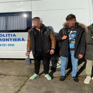 Trei algerieni, opriți din drumul ilegal spre vestul Europei