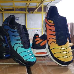 Încălțăminte în valoare de peste 500.000 lei,      confiscate în Portul Constanţa Sud Agigea