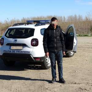 Cetățean turc depistat de polițiștii de frontieră din Călăraşi după ce a trecut fluviul Dunărea cu o ambarcaţiune