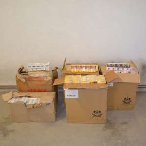 Sistem de închidere al portbagajului modificat pentru a ascunde țigări în valoare de 29.000 lei