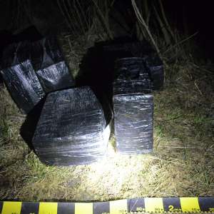 Peste 12.000 pachete cu țigări reținute la frontiera de nord