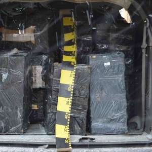 Peste 16.000 pachete cu țigări de contrabandă, confiscate la frontiera de nord