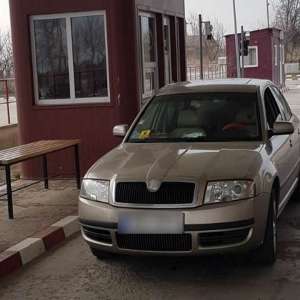 La volan, cu permisul de conducere anulat