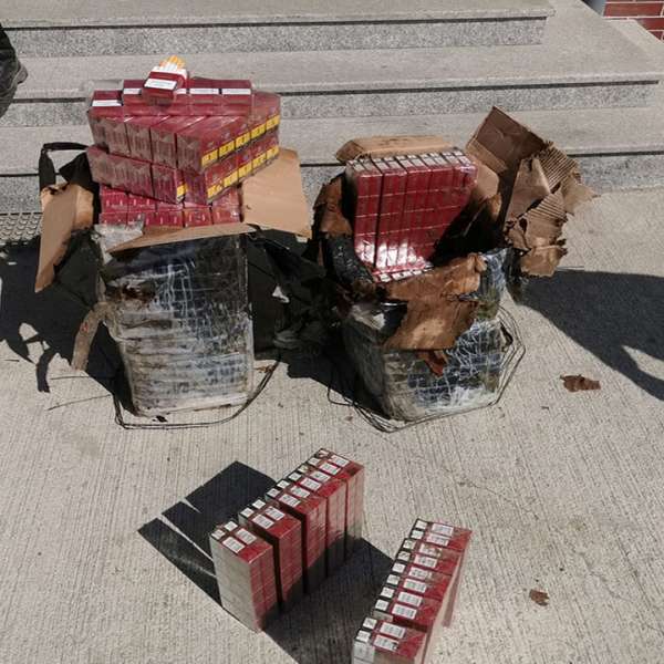 Țigări în valoare de peste 11.000 lei, descoperite la frontiera de nord