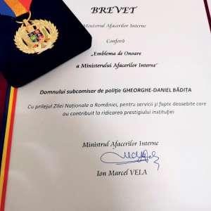 Emblema de onoare a MAI pentru subcomisarul de poliție Gheorghe-Daniel Bădița, subcomisar de poliție Ciprian Apostu și agent șef adjunct de poliție Spirea Gheorghe Nicolae