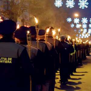 1 Decembrie - La mulți ani, România! La mulți ani, români!
