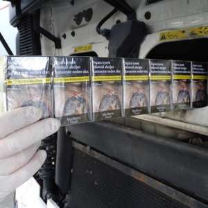 Ţigări ascunse în cabina unui autocamion, descoperite de poliţiştii de frontieră în P.T.F. Calafat