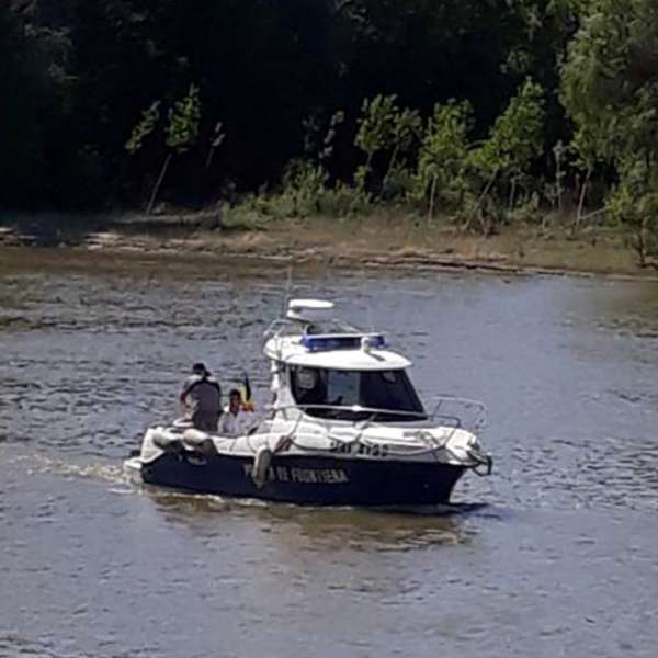Activităţi de braconaj piscicol, combătute de poliţiştii de frontieră