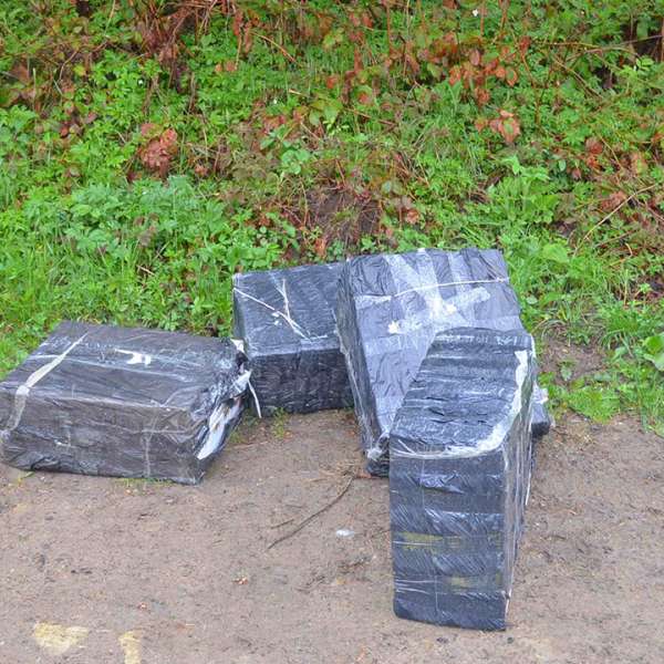 Țigări în valoare de peste 23.000 lei confiscate la granița cu Ucraina