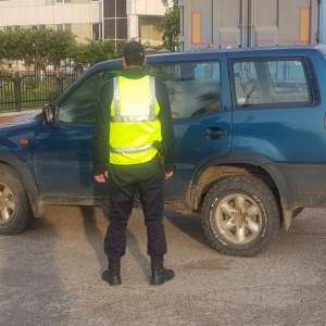 În vizită la părinţi cu autoturismul, deşi nu deţinea permis de conducere