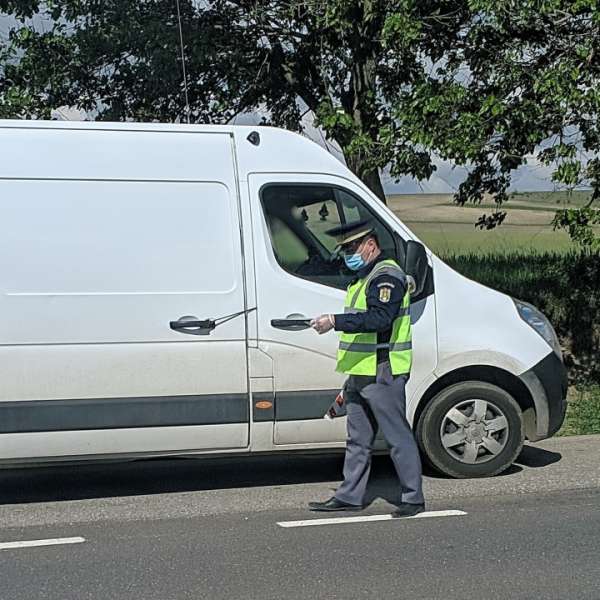 Permis fals achiziţionat cu 4.800 euro, depistat la controlul de frontieră