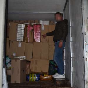 Bunuri de contrabandă în valoare de aproape 1.400.000 lei, oprite la frontiera de est