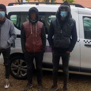 Doi cetăţeni români, cercetați pentru trafic de migranţi
