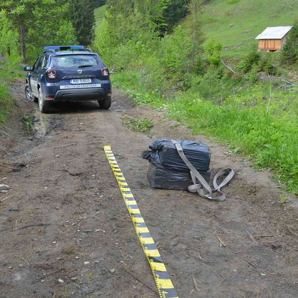 Ţigări în valoare de 125.000 lei, confiscate la frontiera de nord a României
